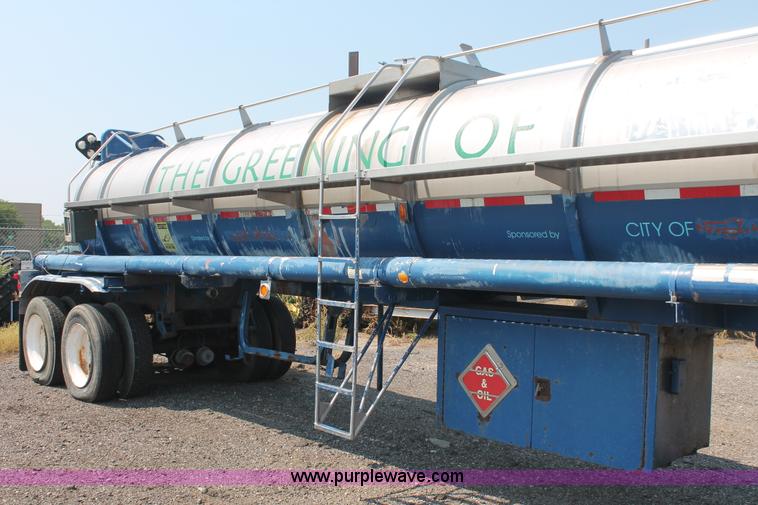 image for item I8178 1979 Arco tanker trailer