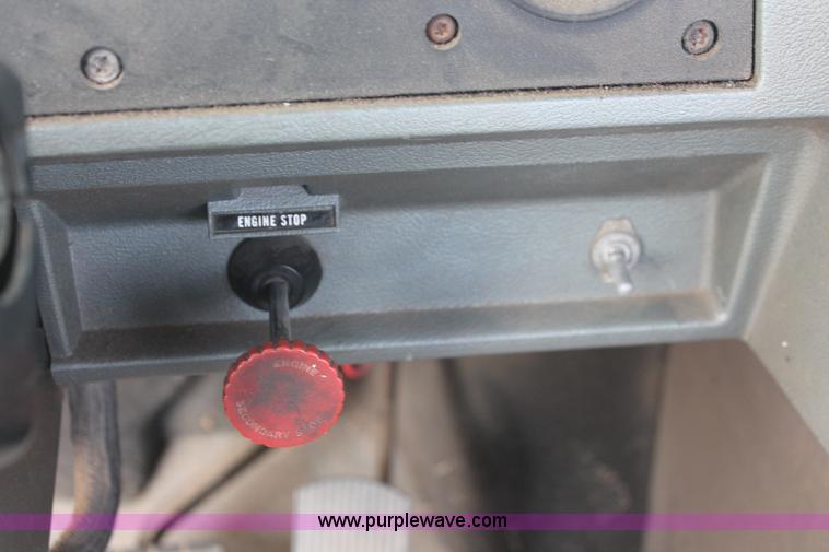 image for item I8179 1991 Mack CH613 semi truck