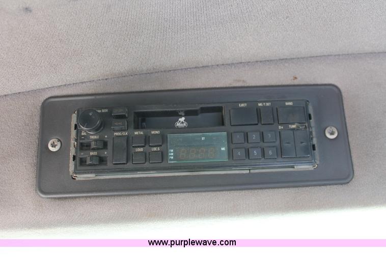 image for item I8179 1991 Mack CH613 semi truck