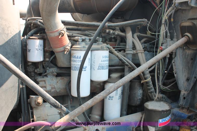 image for item I8179 1991 Mack CH613 semi truck