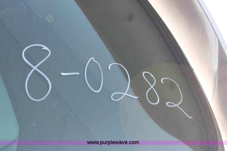 image for item I8179 1991 Mack CH613 semi truck