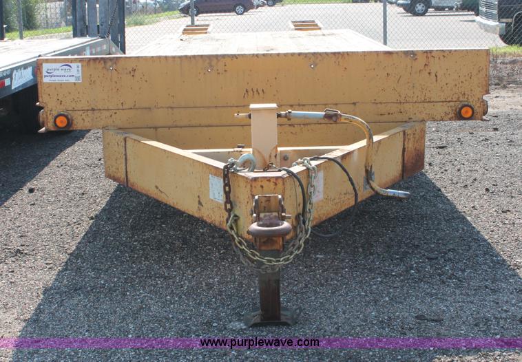 image for item I8180 2000 Belshe T-4 flatbed trailer