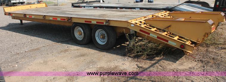 image for item I8180 2000 Belshe T-4 flatbed trailer