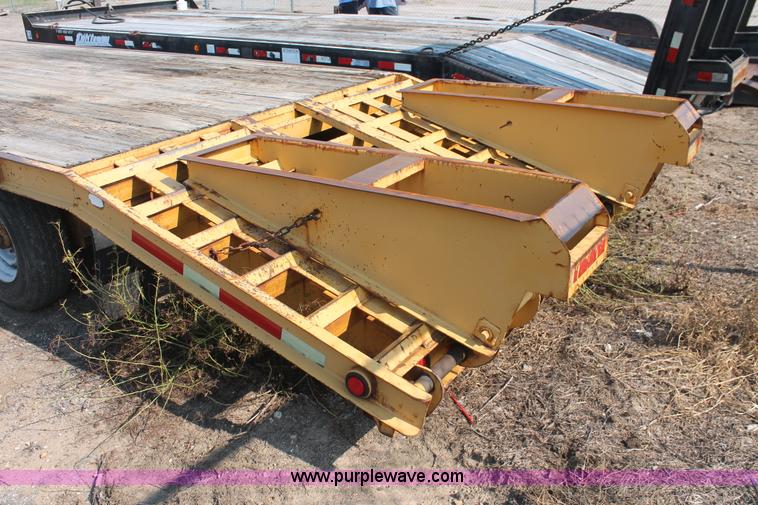 image for item I8180 2000 Belshe T-4 flatbed trailer