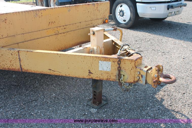 image for item I8180 2000 Belshe T-4 flatbed trailer