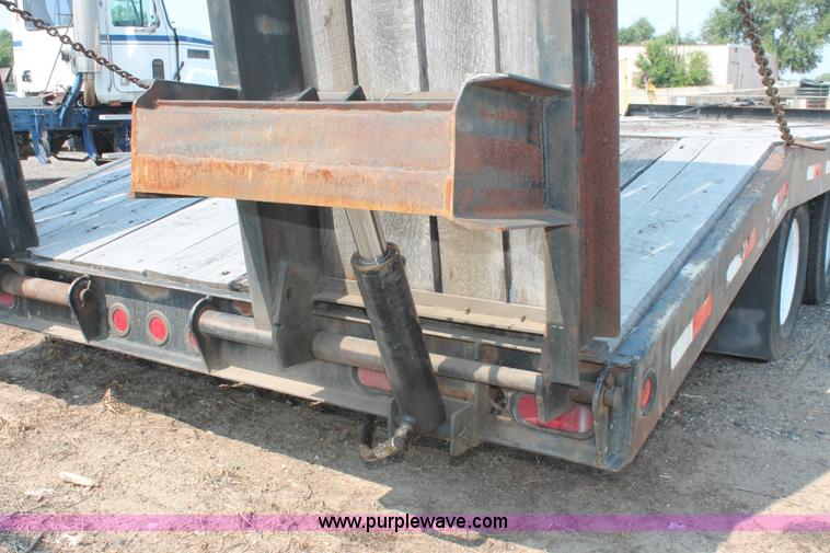 image for item I8181 2000 Contrail C24 equipment trailer