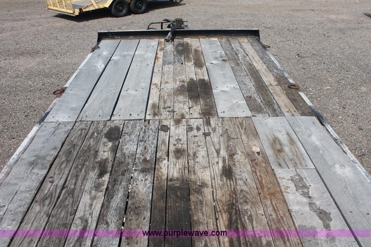 image for item I8181 2000 Contrail C24 equipment trailer