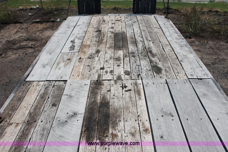 image for item I8181 2000 Contrail C24 equipment trailer