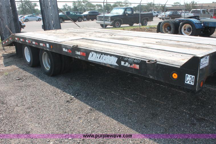 image for item I8181 2000 Contrail C24 equipment trailer