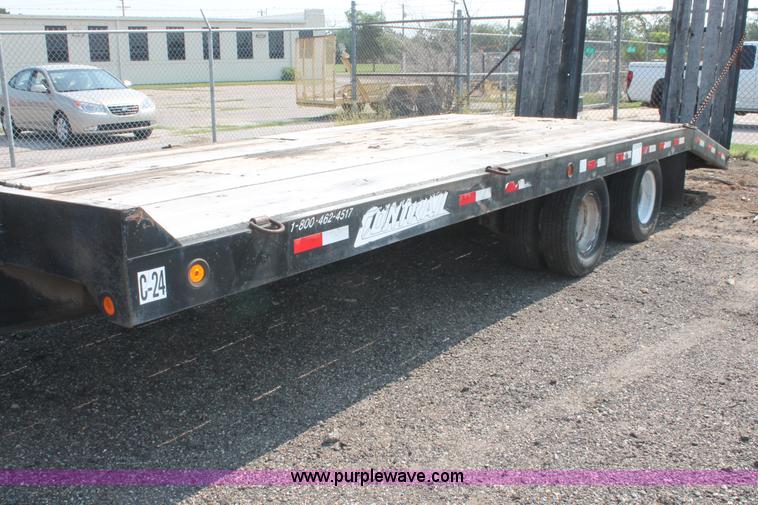 image for item I8181 2000 Contrail C24 equipment trailer