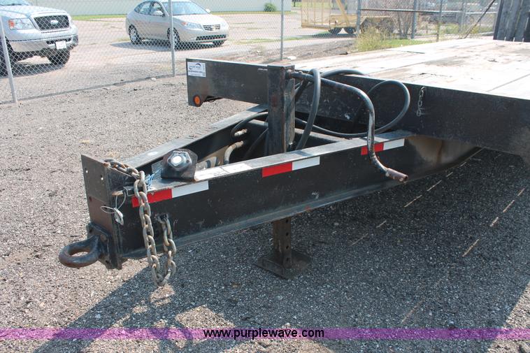 image for item I8181 2000 Contrail C24 equipment trailer