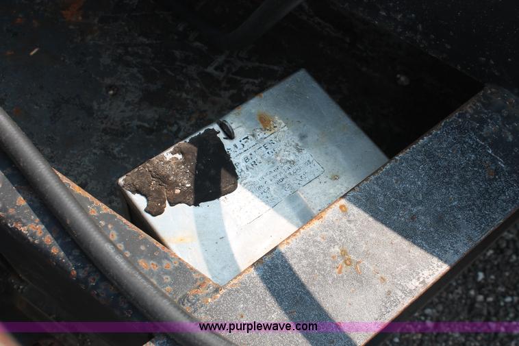 image for item I8181 2000 Contrail C24 equipment trailer