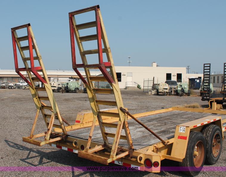 image for item I8187 2002 Towmaster equipment trailer