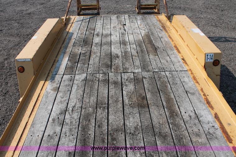 image for item I8187 2002 Towmaster equipment trailer