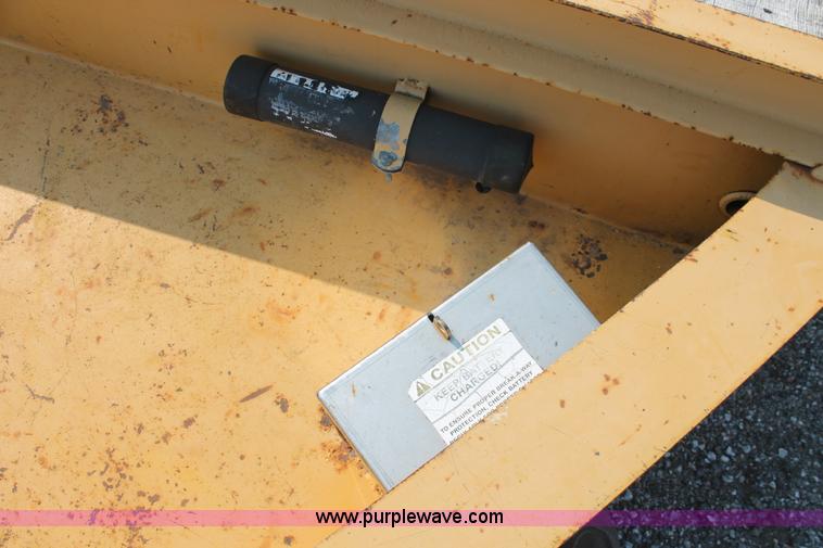 image for item I8187 2002 Towmaster equipment trailer