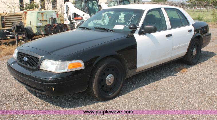 image for item I8190 2009 Ford Crown Victoria Police Interceptor