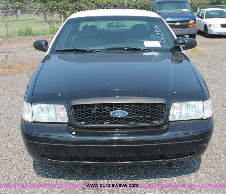 image for item I8190 2009 Ford Crown Victoria Police Interceptor