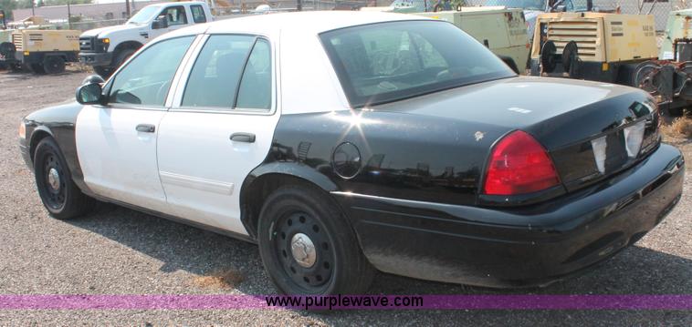 image for item I8190 2009 Ford Crown Victoria Police Interceptor