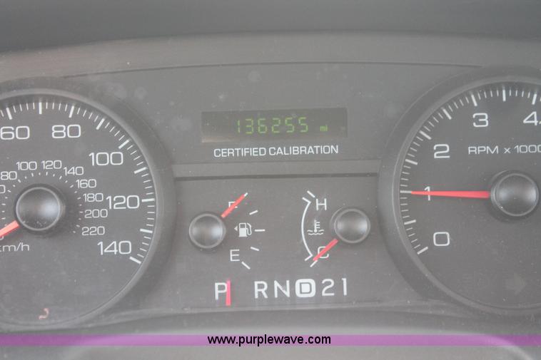 image for item I8190 2009 Ford Crown Victoria Police Interceptor