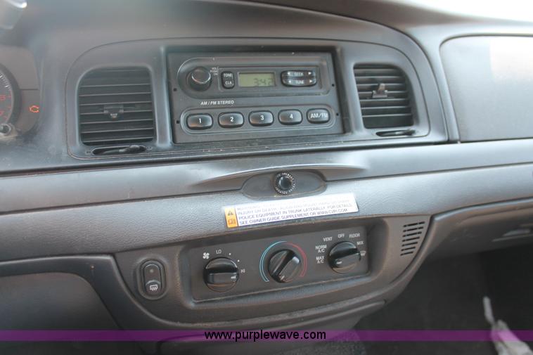 image for item I8190 2009 Ford Crown Victoria Police Interceptor