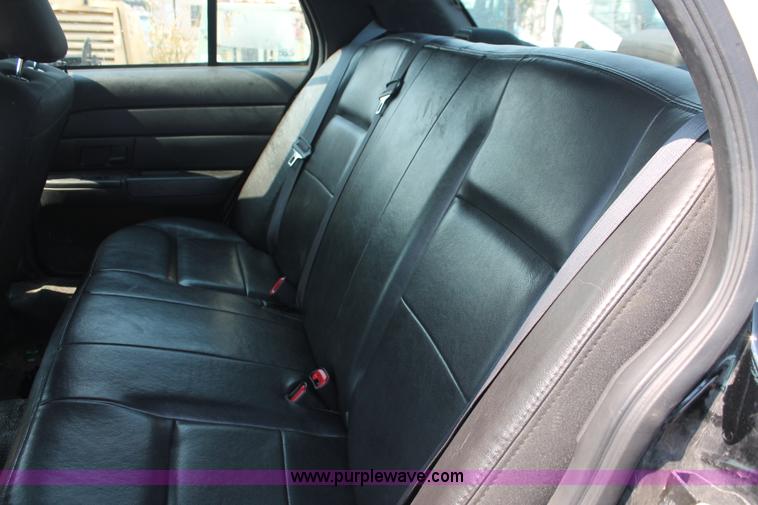 image for item I8190 2009 Ford Crown Victoria Police Interceptor
