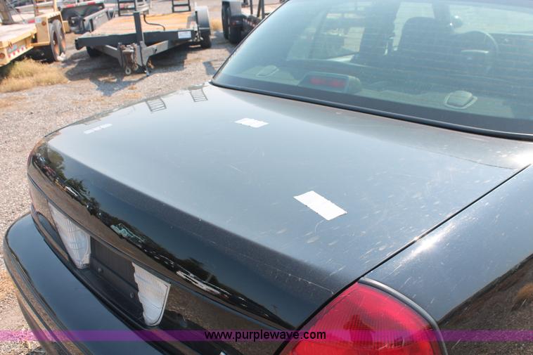 image for item I8190 2009 Ford Crown Victoria Police Interceptor