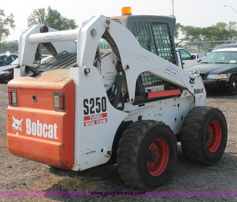 image for item I8191 2004 Bobcat S250 Turbo skid steer