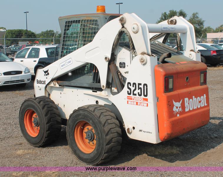 image for item I8191 2004 Bobcat S250 Turbo skid steer