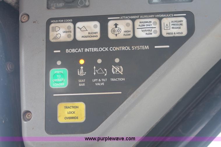 image for item I8191 2004 Bobcat S250 Turbo skid steer