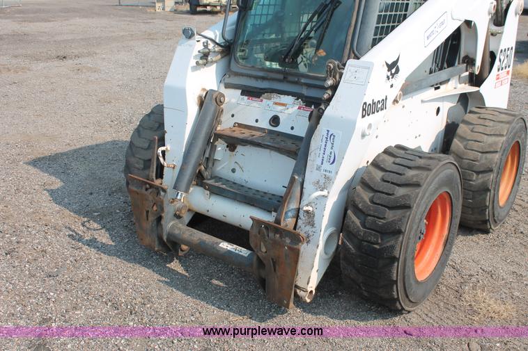 image for item I8191 2004 Bobcat S250 Turbo skid steer