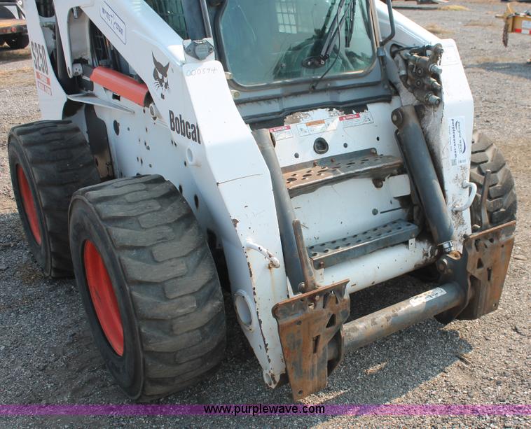 image for item I8191 2004 Bobcat S250 Turbo skid steer