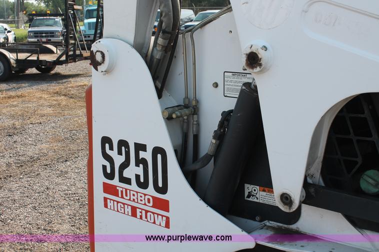 image for item I8191 2004 Bobcat S250 Turbo skid steer