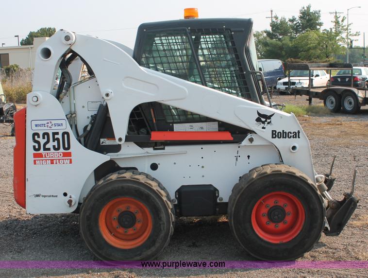 image for item I8192 2004 Bobcat S250 Turbo skid steer