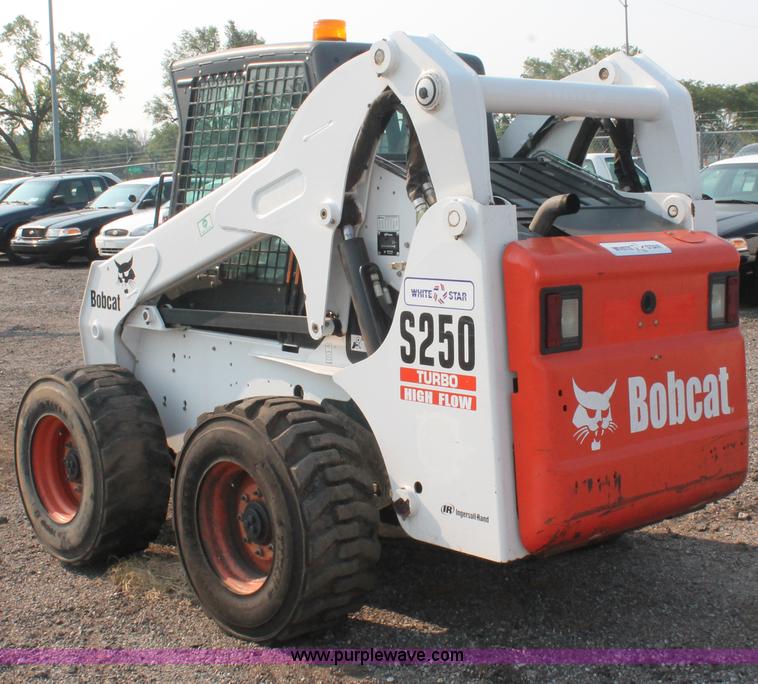 image for item I8192 2004 Bobcat S250 Turbo skid steer