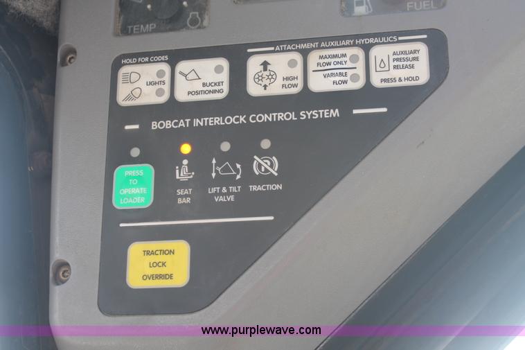 image for item I8192 2004 Bobcat S250 Turbo skid steer