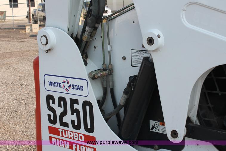 image for item I8192 2004 Bobcat S250 Turbo skid steer