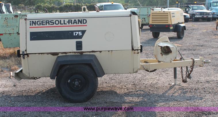 image for item I8197 1997 Ingersoll Rand P175WJD mobile compressor