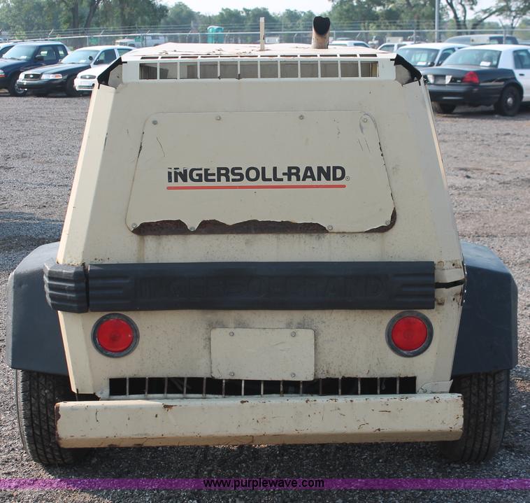image for item I8197 1997 Ingersoll Rand P175WJD mobile compressor