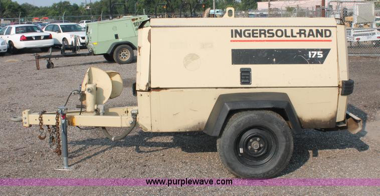 image for item I8197 1997 Ingersoll Rand P175WJD mobile compressor