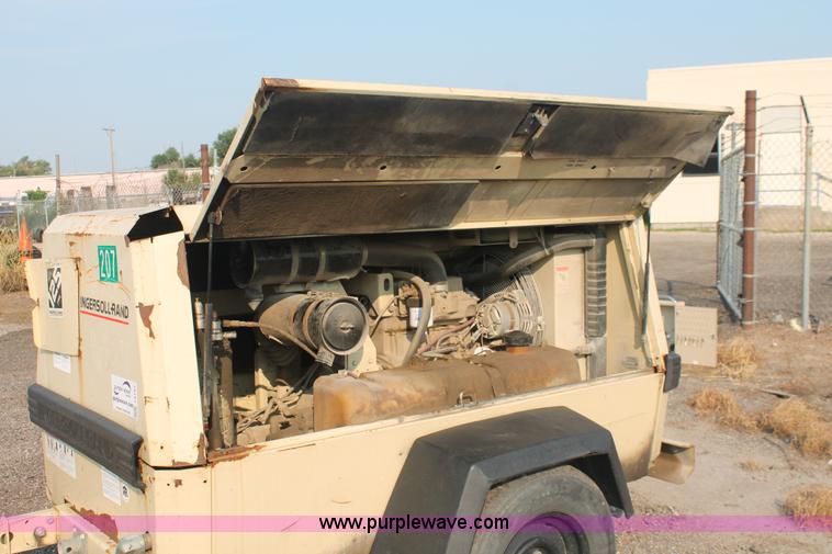 image for item I8197 1997 Ingersoll Rand P175WJD mobile compressor