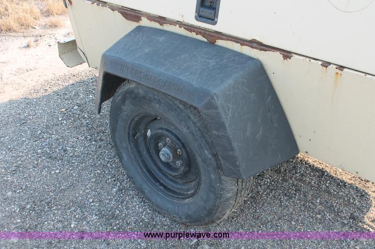 image for item I8197 1997 Ingersoll Rand P175WJD mobile compressor
