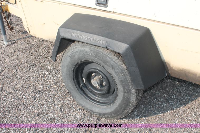 image for item I8197 1997 Ingersoll Rand P175WJD mobile compressor