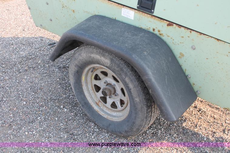 image for item I8199 1998 Sullair 185 DPQ-JD mobile compressor