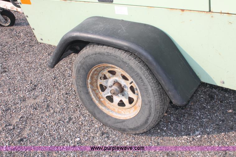 image for item I8199 1998 Sullair 185 DPQ-JD mobile compressor