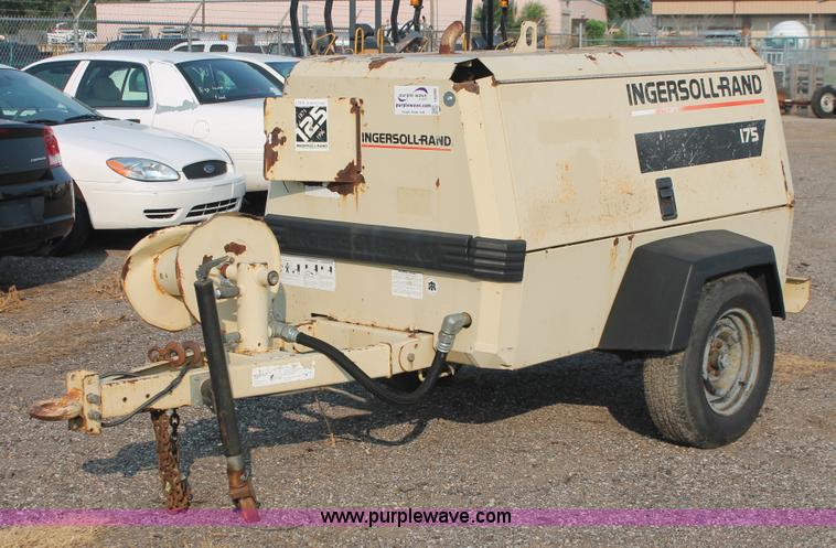 image for item I8200 1997 Ingersoll Rand P175WJD mobile compressor
