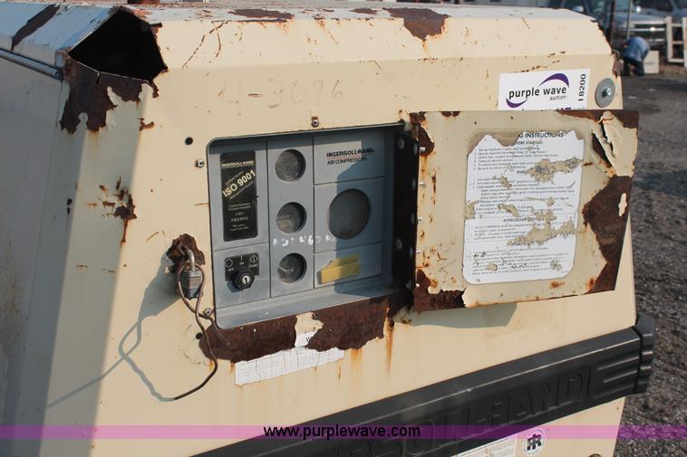 image for item I8200 1997 Ingersoll Rand P175WJD mobile compressor