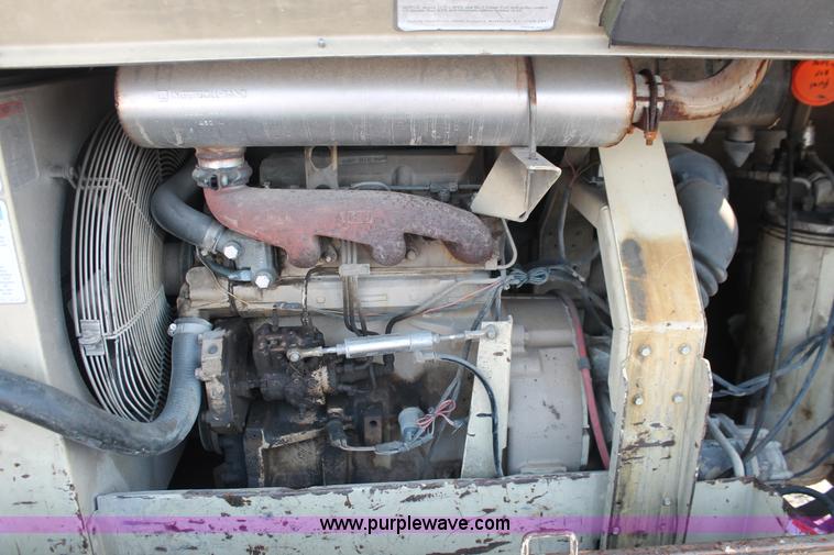 image for item I8200 1997 Ingersoll Rand P175WJD mobile compressor