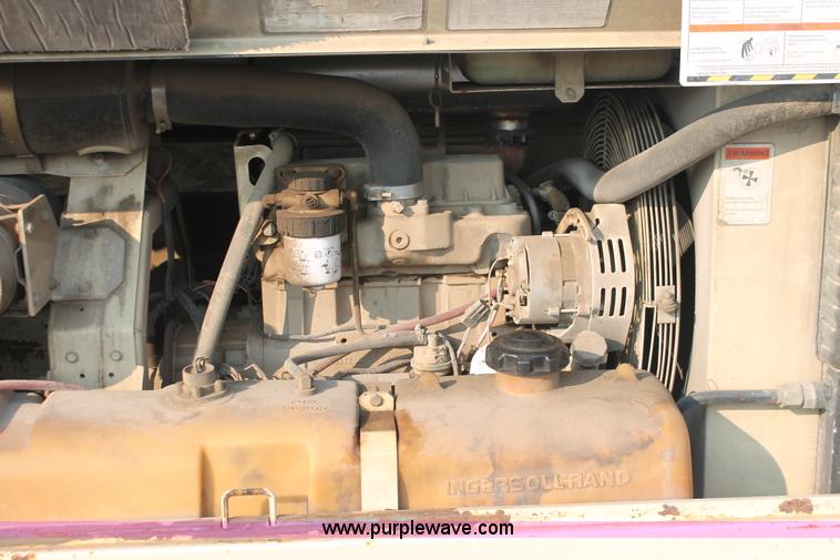 image for item I8200 1997 Ingersoll Rand P175WJD mobile compressor