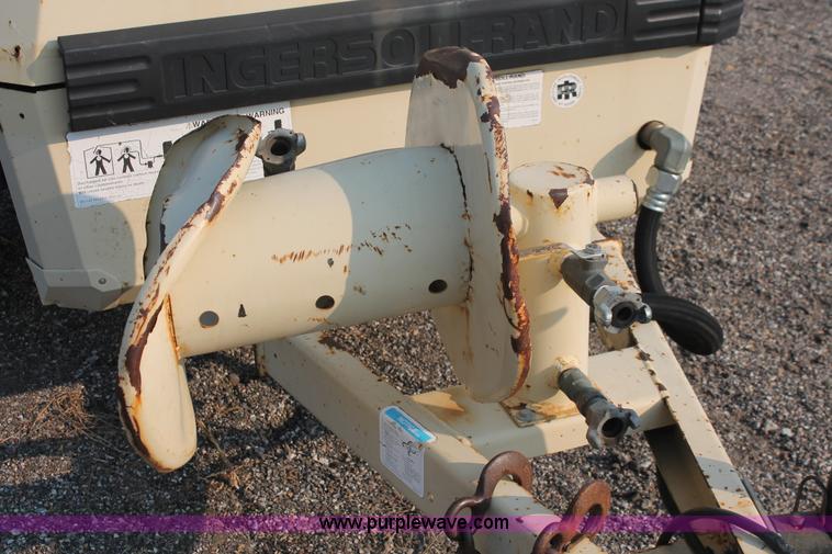 image for item I8200 1997 Ingersoll Rand P175WJD mobile compressor