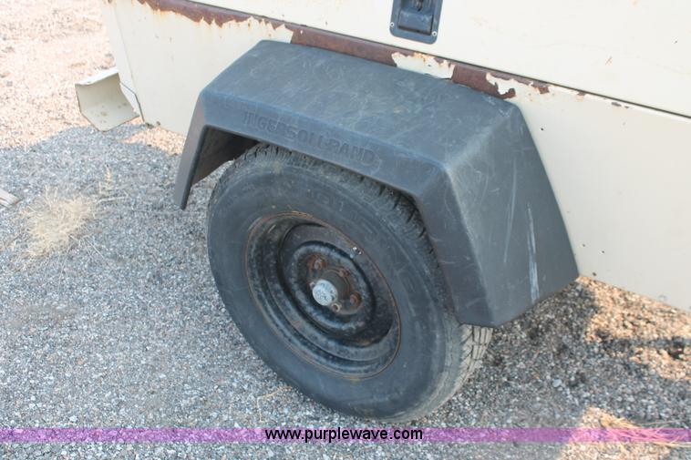 image for item I8200 1997 Ingersoll Rand P175WJD mobile compressor